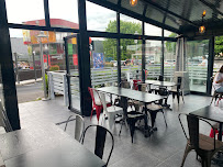 Atmosphère du Restaurant Din’s factory à Montigny-lès-Cormeilles - n°2