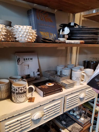 Clothing Store «Planet Access Company Store», reviews and photos, 4727 N Lincoln Ave, Chicago, IL 60625, USA