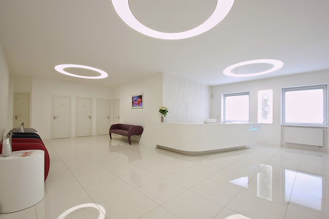 Recenze na SMILLE Dental Clinic v Praha - Zubař