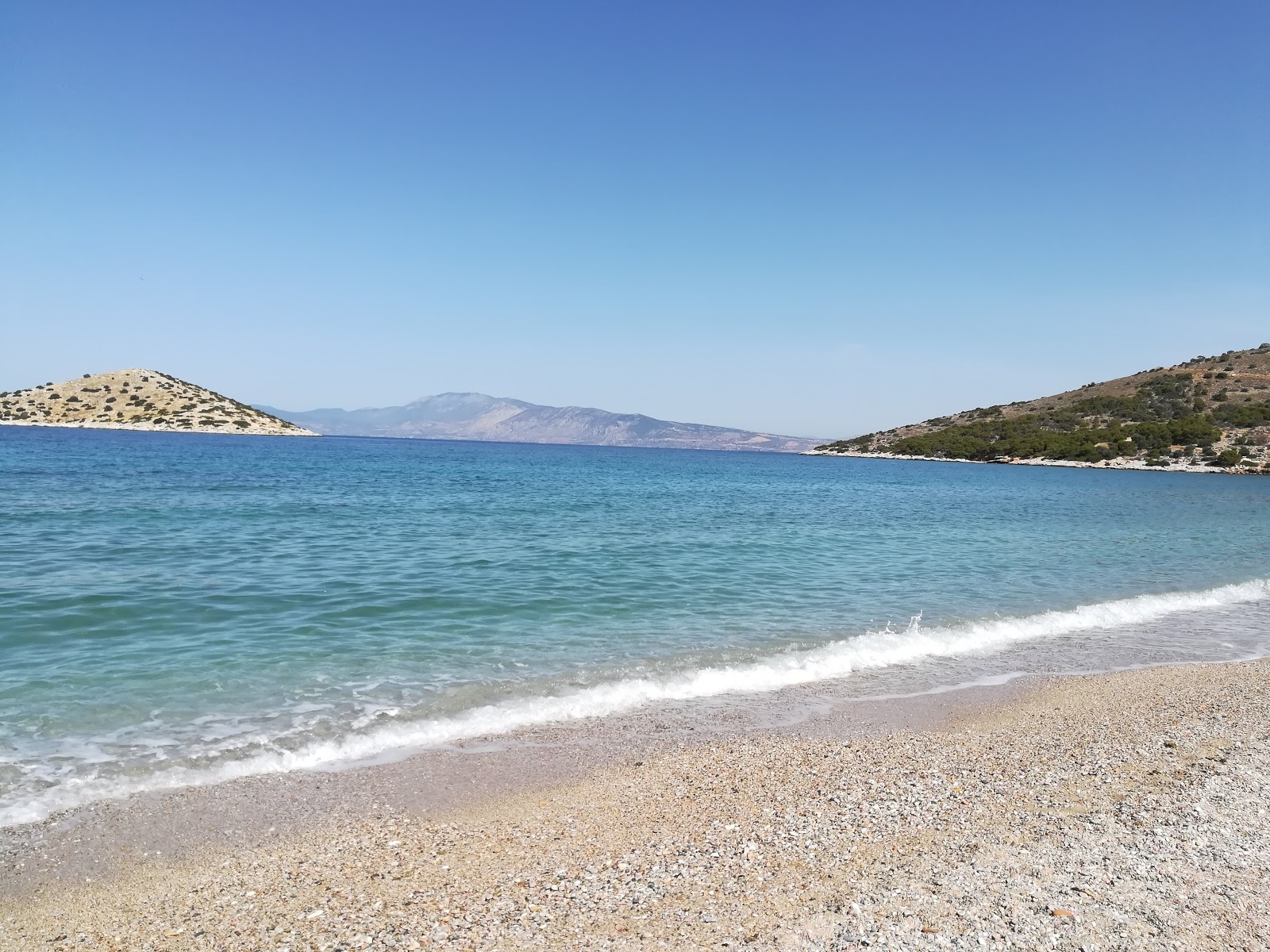 Fotografie cu Kanakia beach cu nivelul de curățenie înalt