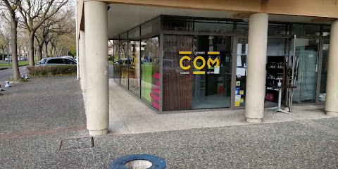 COM