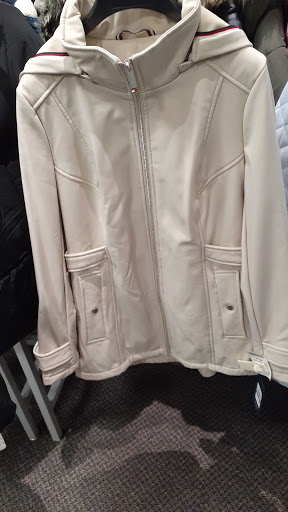 Clothing Store «Burlington Coat Factory», reviews and photos, 3662 W Camp Wisdom Rd, Dallas, TX 75237, USA