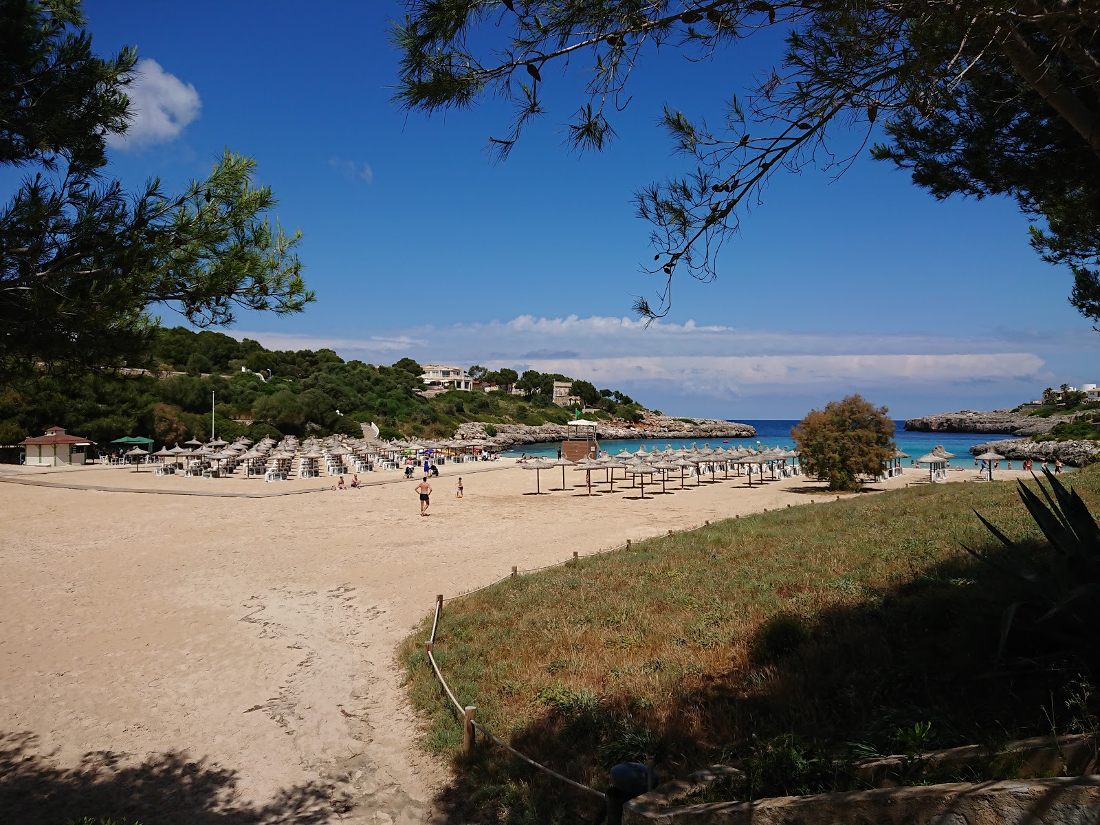 Fotografie cu Plaja Cala Marcal cu golful spațios