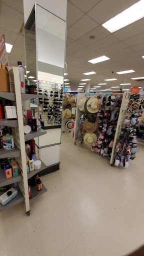 Department Store «Marshalls», reviews and photos, 9210 Rockaway Blvd, Ozone Park, NY 11417, USA