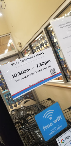 Pet Supply Store «Petco Animal Supplies», reviews and photos, 17200 Southcenter Pkwy #100, Tukwila, WA 98188, USA