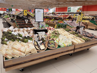 Market Voisins-Le-Bretonneux Rue aux Fleurs, 78960 Voisins-le-Bretonneux, France