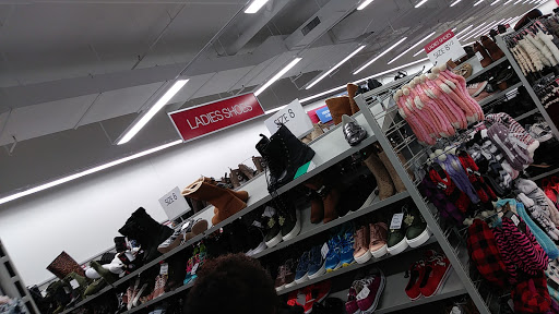 Clothing Store «Burlington Coat Factory», reviews and photos, 4849 Golf Rd, Skokie, IL 60077, USA