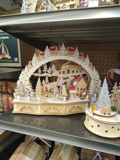 Home Goods Store «Tuesday Morning», reviews and photos, 2648 Tamiami Trail E, Naples, FL 34112, USA