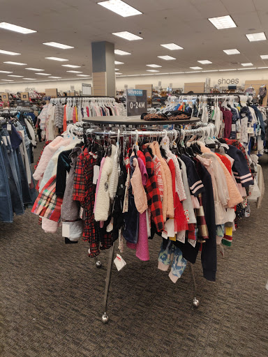 Department Store «Nordstrom Rack Sunset Valley Shopping Center», reviews and photos, 5601 Brodie Ln, Sunset Valley, TX 78745, USA