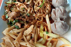 Warung Mie Petir image