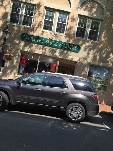 Shoe Store «Athletic Shoe Factory», reviews and photos, 3 Forest St, New Canaan, CT 06840, USA