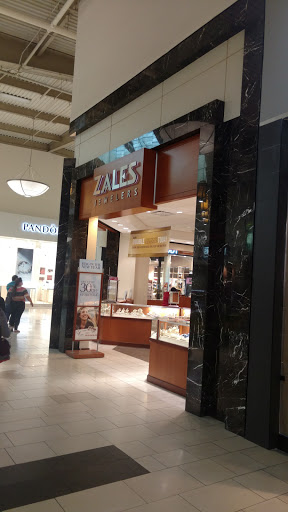 Jewelry Store «Zales - The Diamond Store», reviews and photos, 535 E Shaw Ave, Fresno, CA 93710, USA