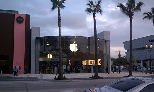 Computer Store «Apple Highland Village», reviews and photos, 4012 Westheimer Rd, Houston, TX 77027, USA