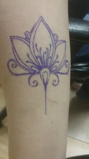 Explore mirror tattoo ideas, creative tattoo ideas in Brownsville, available at Electric Crayon