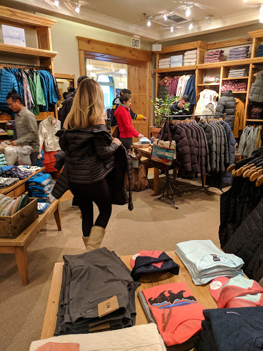 Clothing Store «Patagonia Pasadena», reviews and photos, 47 N Fair Oaks Ave, Pasadena, CA 91103, USA