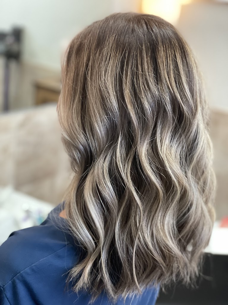Salon E 24477