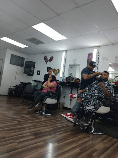 Barber Shop «Mr.Fades Barbershop unisex», reviews and photos, 7748 Palm River Rd, Tampa, FL 33619, USA