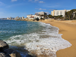 Photo de Cala Rovira avec plusieurs baies spacieuses