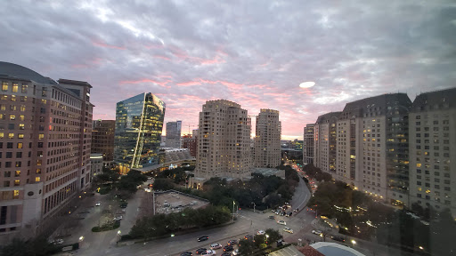 Shopping Mall «Uptown Plaza - Dallas», reviews and photos, 2222 McKinney Ave, Dallas, TX 75201, USA