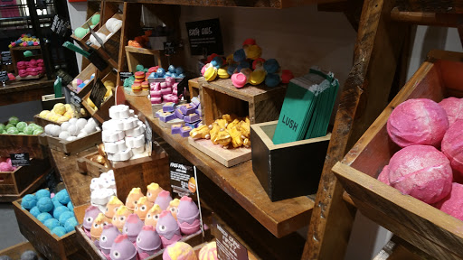Cosmetics Store «lush fresh handmade cosmetics», reviews and photos, 9090 Destiny USA Dr, Syracuse, NY 13290, USA