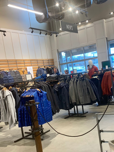 Clothing Store «L.L. Bean», reviews and photos, 340 Legacy Pl, Dedham, MA 02026, USA