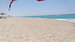 Zdjęcie Al Bahri Beach z powierzchnią turkusowa czysta woda