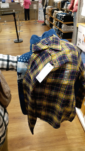 Stores to buy men's pyjamas Taipei