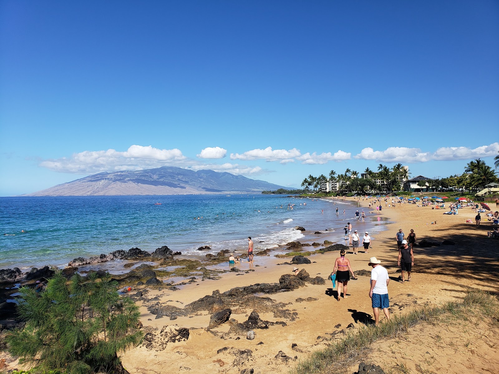 Foto de Kamaole Beach Park II con arena beige superficie