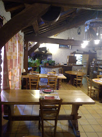 Atmosphère du Restaurant français Auberge Ailloud à Saint-Genix-les-Villages - n°10