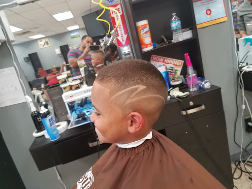 Barber Shop «Dream Team Barber Shop», reviews and photos, 7107 Turfway Rd, Florence, KY 41042, USA