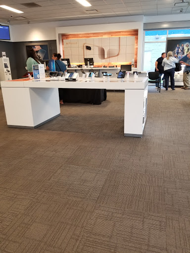 Cell Phone Store «AT&T», reviews and photos, 618 S James Campbell Blvd, Columbia, TN 38401, USA