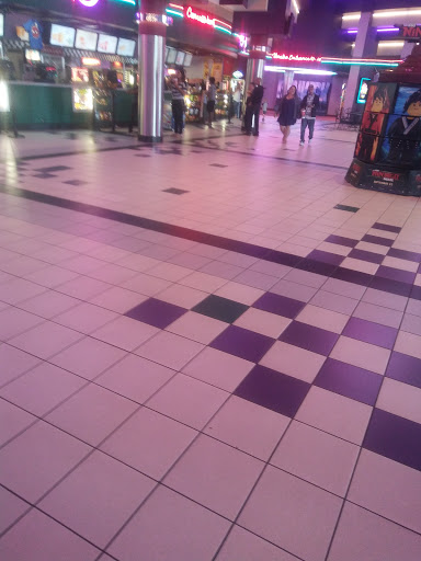 Movie Theater «Regal Cinemas Round Lake Beach 18», reviews and photos, 550 E Rollins Rd, Round Lake Beach, IL 60073, USA