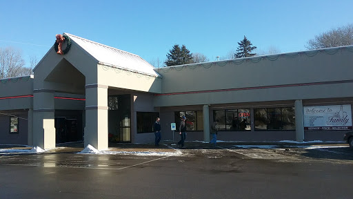 Beer Store «Family Beer & Liquor Store», reviews and photos, 20200 US Rte 20 Frontage Rd, East Dubuque, IL 61025, USA