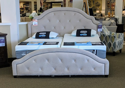 Furniture Store «Raymour & Flanigan Furniture and Mattress Store», reviews and photos, 100 Highland Ave, Seekonk, MA 02771, USA