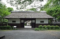 旧三岡家長屋門