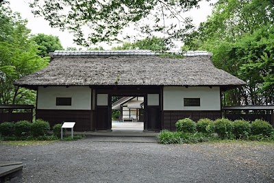 旧三岡家長屋門