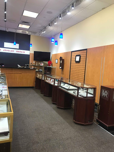 Jewelry Repair Service «Fast Jewelry Repair», reviews and photos, 401 Rosedale Shopping Center #365, Roseville, MN 55113, USA