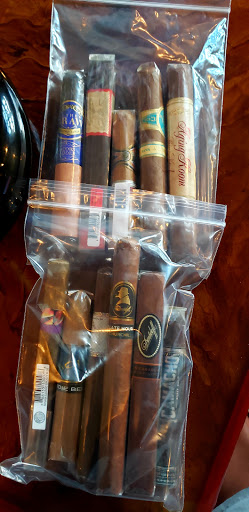 Cigar Shop «Puffs-n-Stuff Cigars and Bar», reviews and photos, 6302 Robinson Centre Drive, Pittsburgh, PA 15205, USA