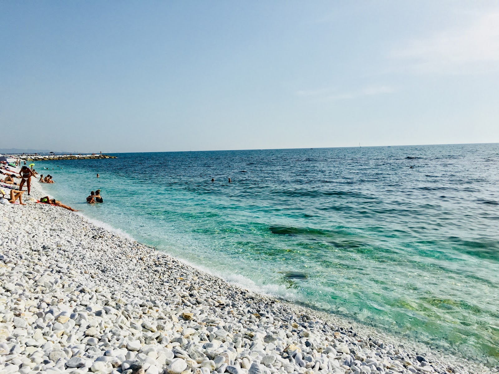 Photo of Sassi Bianchi with light pebble surface