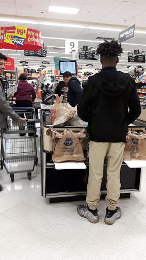 Grocery Store «Kroger», reviews and photos, 5050 Rutgers Street Northwest, Roanoke, VA 24012, USA