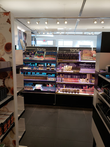 Cosmetics Store «SEPHORA», reviews and photos, 721 Collins Ave, Miami Beach, FL 33139, USA