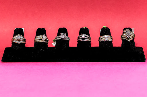 Pawn Shop «West Valley Pawn & Gold», reviews and photos, 611 N Dysart Rd, Avondale, AZ 85323, USA