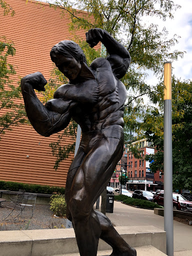 Arnold Statue