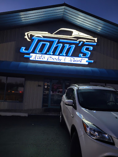 Auto Body Shop «Johns Auto Body & Paint Inc», reviews and photos, 6207 W Outer Rd, Imperial, MO 63052, USA