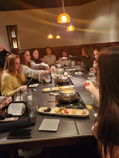 Shopping Mall «Shady Grove Shopping Center», reviews and photos, 15930 Shady Grove Rd, Gaithersburg, MD 20877, USA