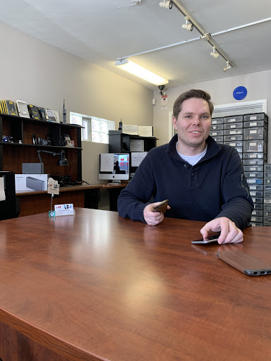 Cell Phone Store «GSM Solutions Inc», reviews and photos, 7010 W Belmont Ave, Chicago, IL 60634, USA