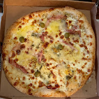 Plats et boissons du Pizzas à emporter La Perla Pizzeria - La Rochelle - n°9