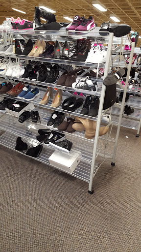 Clothing Store «Burlington Coat Factory», reviews and photos, 1300 N Larkin Ave, Joliet, IL 60435, USA