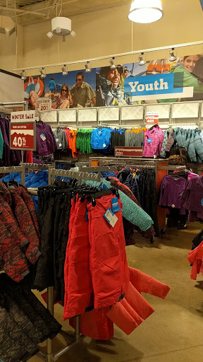 Sportswear Store «Columbia Sportswear Outlet», reviews and photos, 6800 Oxon Hill Rd #600, Oxon Hill, MD 20745, USA