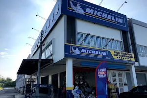 Check-in Tyre and Battery Service Center kepala batas image